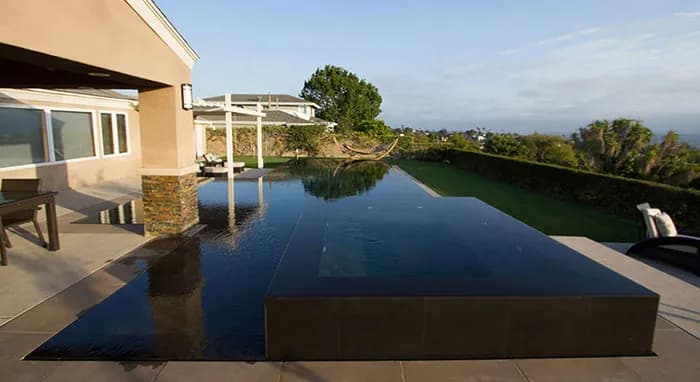StoneScapes Touch of Glass: Black — water color and installed finish