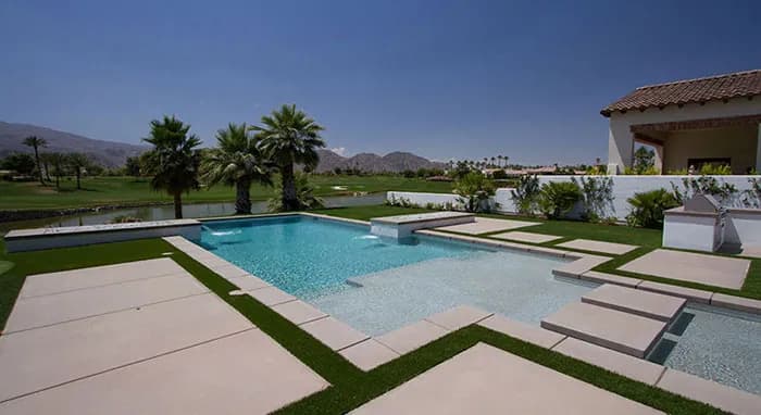 StoneScapes Puerto Rico Blend Large: French Gray Large — water color and installed finish