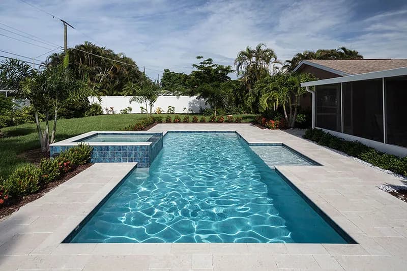 StoneScapes Mini Pebbles: White Mini — water color and installed finish